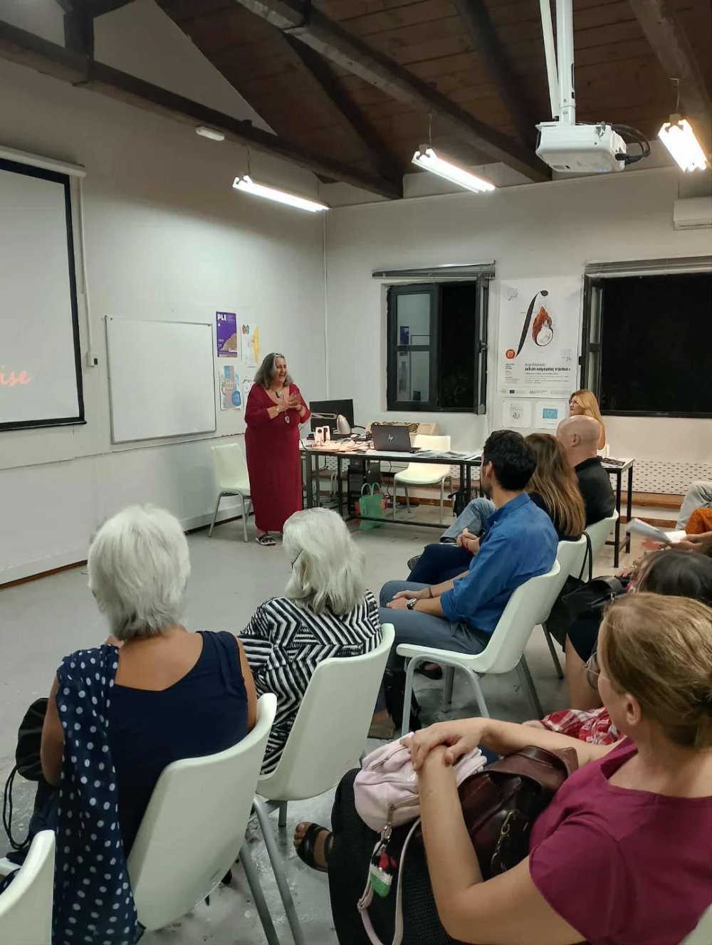 Διάλεξη για τη Γλυπτογραφία σε Πολύτιμους Λίθους, από την Γλύπτρια Ελένη Σέρρας-Ηerman στην Ι.Σ.Α.Ε.Κ Δήμου Βόλου