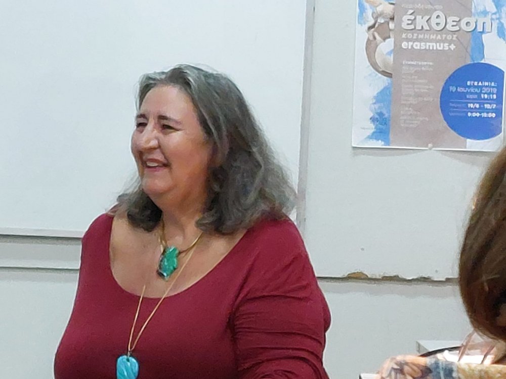 Διάλεξη για τη Γλυπτογραφία σε Πολύτιμους Λίθους, από την Γλύπτρια Ελένη Σέρρας-Ηerman στην Ι.Σ.Α.Ε.Κ Δήμου Βόλου