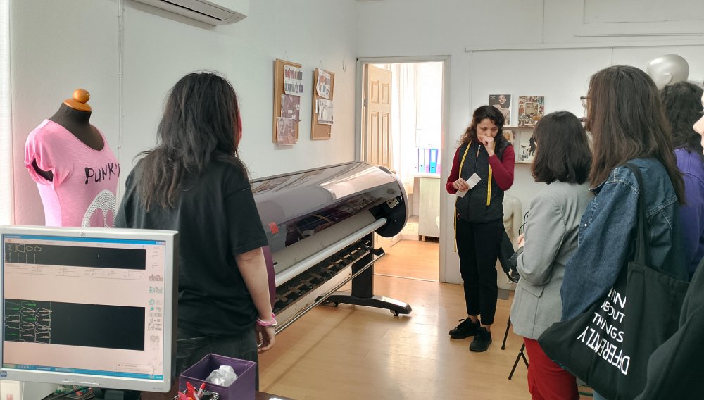 Εκπαιδευτική επίσκεψη  σε Βιοτεχνίες Ενδυμάτων της περιοχής μας, για την Ειδικότητα ‘Σχεδίαση & Παραγωγή Ενδυμάτων’ της ΙΣΑΕΚ Δήμου Βόλου