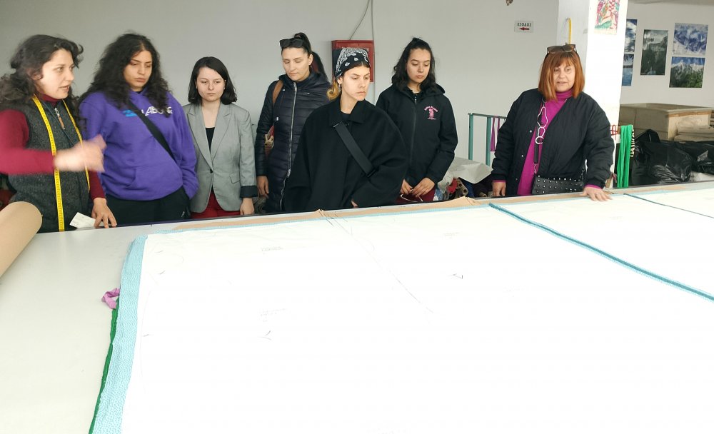 Εκπαιδευτική επίσκεψη  σε Βιοτεχνίες Ενδυμάτων της περιοχής μας, για την Ειδικότητα ‘Σχεδίαση & Παραγωγή Ενδυμάτων’ της ΙΣΑΕΚ Δήμου Βόλου