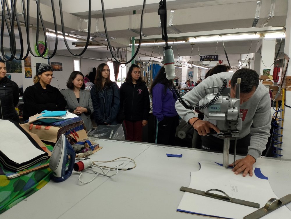 Εκπαιδευτική επίσκεψη  σε Βιοτεχνίες Ενδυμάτων της περιοχής μας, για την Ειδικότητα ‘Σχεδίαση & Παραγωγή Ενδυμάτων’ της ΙΣΑΕΚ Δήμου Βόλου